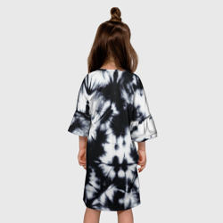 Платье с принтом Серый тай дай для ребенка, вид на модели сзади №2. Цвет основы: белый