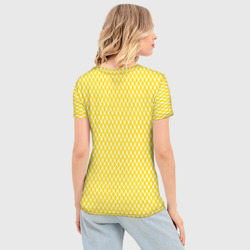 Футболка с принтом Жёлтый имитация сетки паттерн для женщины, вид на модели сзади №2. Цвет основы: белый