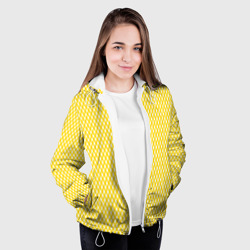 Куртка с принтом Жёлтый имитация сетки паттерн для женщины, вид на модели спереди №3. Цвет основы: белый