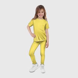 Леггинсы с принтом Жёлтый имитация сетки паттерн для ребенка, вид на модели спереди №4. Цвет основы: белый