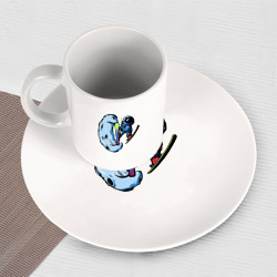 Набор: тарелка кружка с принтом Прыжок космонавта на лыжах с Месяца для любого человека, вид спереди №3. Цвет основы: белый