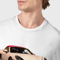 Футболка с принтом Спортивный автомобиль Porsche 911 Turbo для мужчины, вид на модели спереди №4. Цвет основы: белый