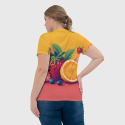 Футболка с принтом Клубника с апельсином и яблоком для женщины, вид на модели сзади №3. Цвет основы: белый