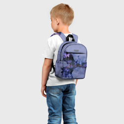 Рюкзак с принтом Летящий орел и город в сумерках для ребенка, вид на модели спереди №2. Цвет основы: белый