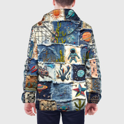 Куртка с принтом Джинсовый пэчворк с пришельцами для мужчины, вид на модели сзади №2. Цвет основы: белый
