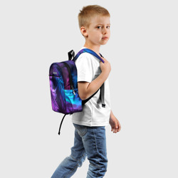 Рюкзак с принтом Искрящиеся перья в розовых и голубых оттенках для ребенка, вид сзади №1. Цвет основы: белый