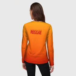 Лонгслив с принтом Orange sunshine reggae для женщины, вид на модели сзади №2. Цвет основы: белый