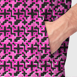 Жилет с принтом Чёрные плюсики на розовом фоне для мужчины, вид на модели спереди №4. Цвет основы: черный