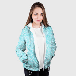 Куртка с принтом Светлый бело-голубой текстура для женщины, вид на модели спереди №3. Цвет основы: белый