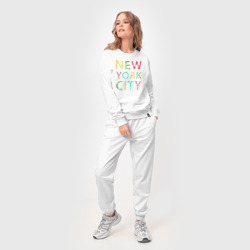 Костюм с принтом New York city colors для женщины, вид на модели спереди №2. Цвет основы: белый