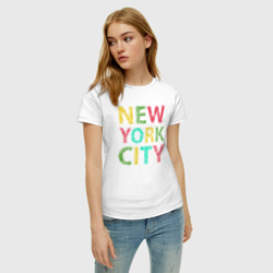 Футболка с принтом New York city colors для женщины, вид на модели спереди №2. Цвет основы: белый