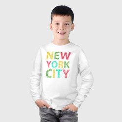 Лонгслив с принтом New York city colors для ребенка, вид на модели спереди №2. Цвет основы: белый