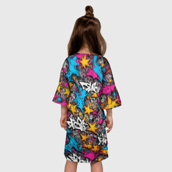 Платье с принтом Городское искусство для ребенка, вид на модели сзади №2. Цвет основы: белый