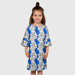 Платье с принтом Нейрографический узор из синих кругов и овалов для ребенка, вид на модели спереди №3. Цвет основы: белый