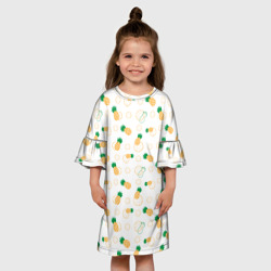 Платье с принтом Узор из ананасов и кусочков ананаса для ребенка, вид на модели спереди №3. Цвет основы: белый