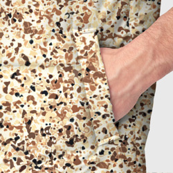 Жилет с принтом Светлый коричневый текстурированный под камень для мужчины, вид на модели спереди №4. Цвет основы: черный