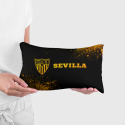 Подушка с принтом Sevilla - gold gradient по-горизонтали для любого человека, вид спереди №2. Цвет основы: белый