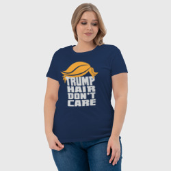 Футболка с принтом Trump hair dont care для женщины, вид на модели спереди №4. Цвет основы: темно-синий