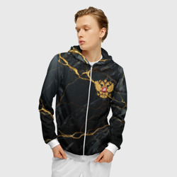 Толстовка с принтом Золотой герб  России на черно-золотой текстуре для мужчины, вид на модели спереди №2. Цвет основы: белый