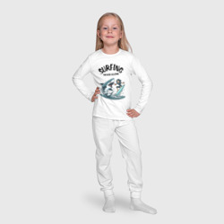 Пижама с принтом Surfing never alone - shark and girl для ребенка, вид на модели спереди №4. Цвет основы: белый
