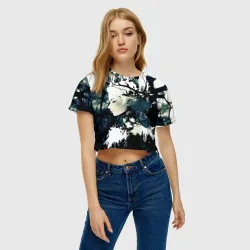Женская футболка Crop-top 3D Лесная фея среди веток деревьев