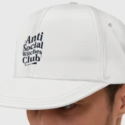 Кепка снепбек с прямым козырьком Witches club