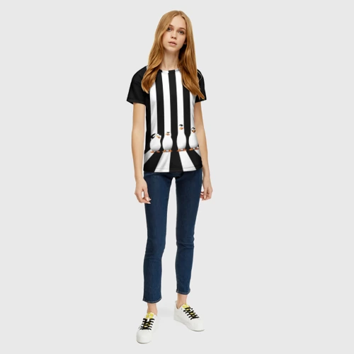 Женская футболка 3D с принтом Четыре пингвина, вид сбоку #3