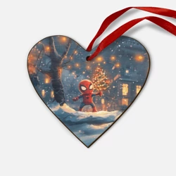 Деревянная игрушка Сердце Маленький человек-паук держит елку