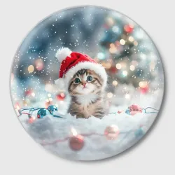 Значок Маленький котенок и елочные игрушки