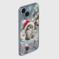 Чехол для iPhone 15 силиконовый с защитой камеры Маленький котенок и елочные игрушки - фото 2
