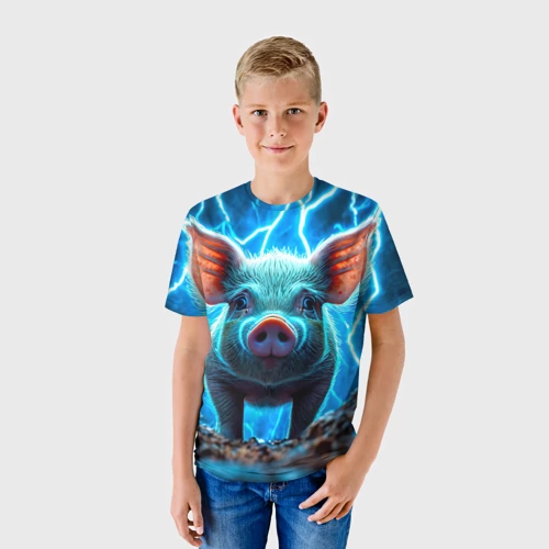 Детская футболка 3D с принтом Свинья и разряды молний, фото на моделе #1