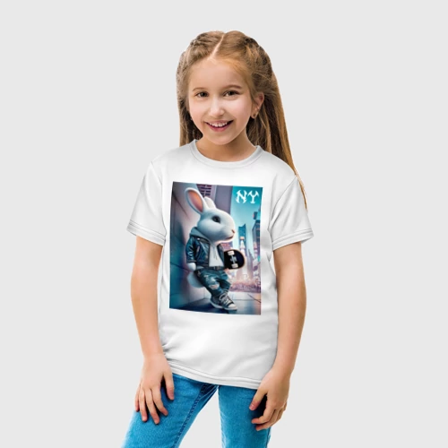Детская футболка хлопок с принтом Зайчик скейтбордист в Нью-Йорке - нейроарт, фото на моделе #1
