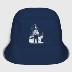 Мужская панама хлопок Капитан на фоне корабля