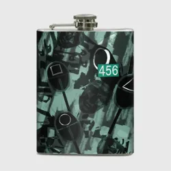 Фляга Номер 456 на фоне масок игры в кальмара