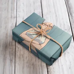 Бумага для упаковки 3D Дандадан бабушка в ванной  - фото 4