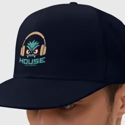 Кепка снепбек с прямым козырьком лицо в наушниках и надпись 'House Music'