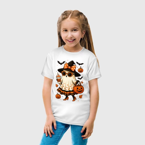 Детская футболка хлопок с принтом Модное привидение с кофе на хэллоуин, фото на моделе #1