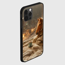 Чехол для iPhone 12 Pro Лошадь с кофе лежит у окна - фото 2