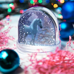 Игрушка Снежный шар Белая лошадь на фоне елки и салюта - фото 2