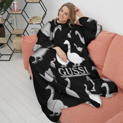 Плед с рукавами Гусиный бренд с черным фоном - фото 2