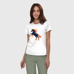 Женская пижама с белой футболкой хлопок Лошадь огненная символ 2026 года - фото 2