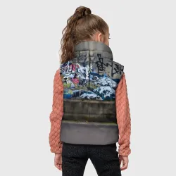 Детский жилет утепленный 3D Акула скейтбордер на фоне граффити на своём районе - фото 4