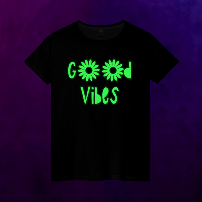 Светящаяся женская футболка Flowers - Good vibes, цвет черный - фото 2