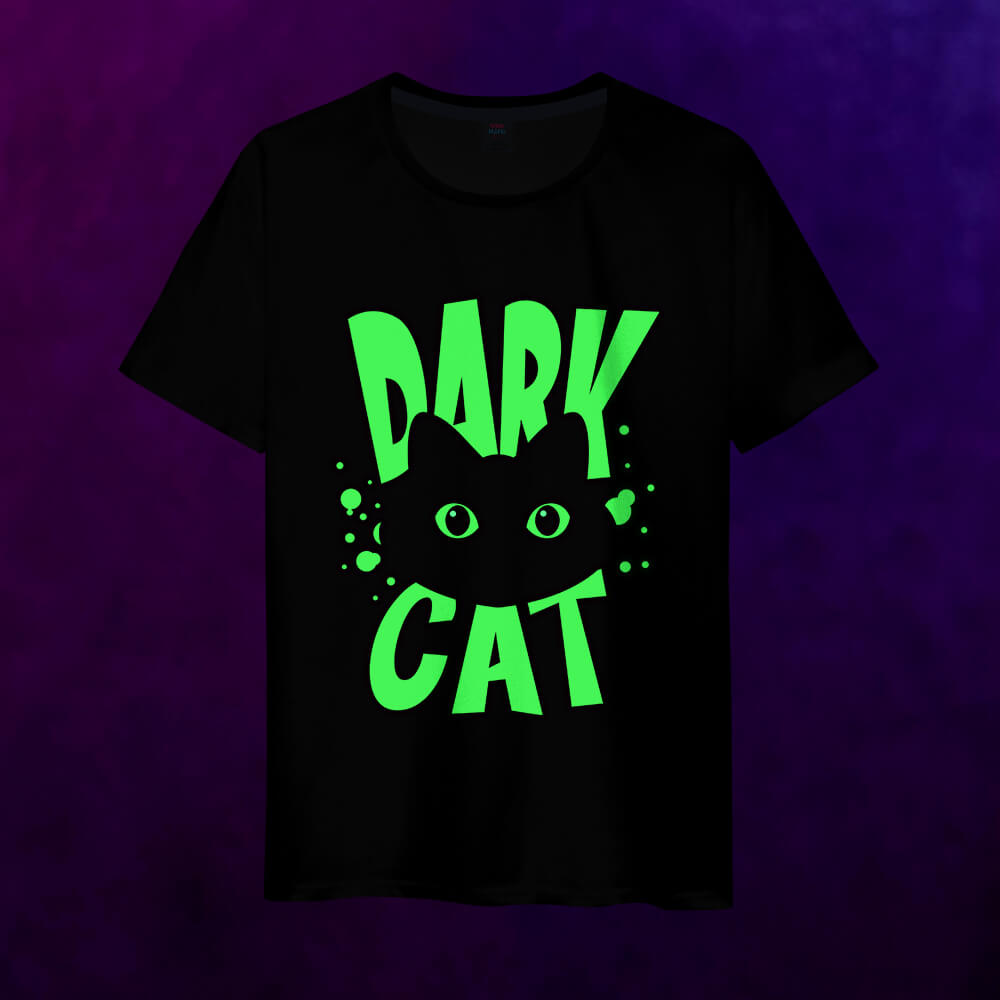 Светящаяся мужская футболка Dark cat yellow text - фото 2