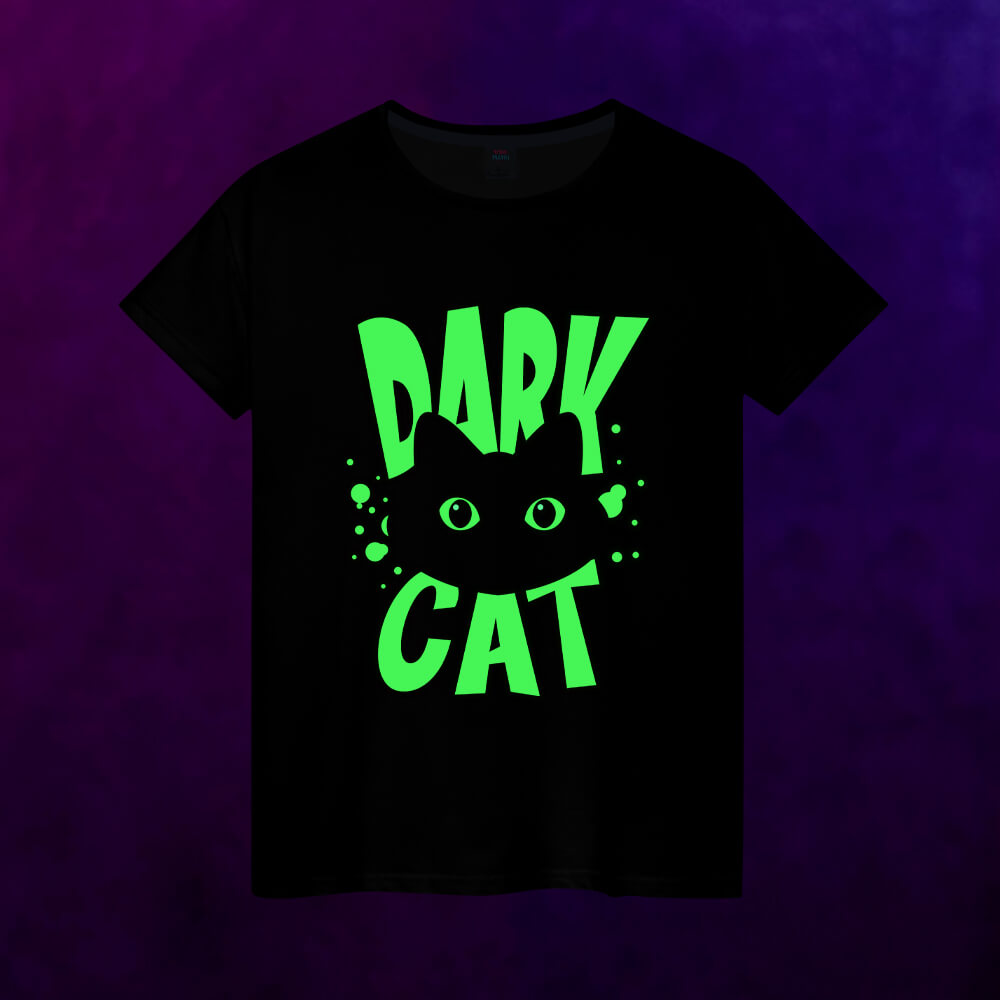 Светящаяся женская футболка Dark cat yellow text - фото 2