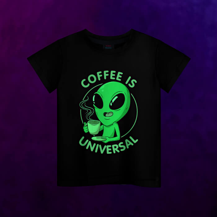 Светящаяся детская футболка Coffee is universal alien - фото 2