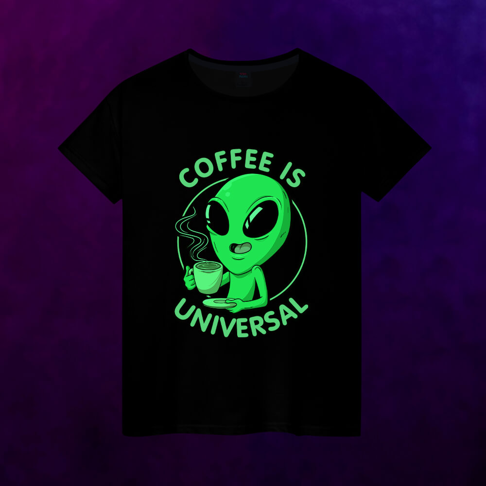 Светящаяся женская футболка Coffee is universal alien - фото 2